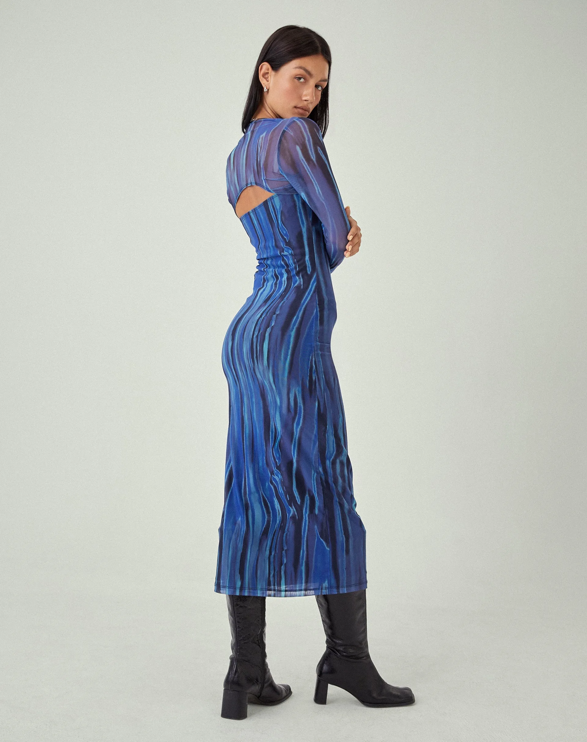 MOTEL X JACQUIE Shuro Midi Dress in Colour Bleed Blue